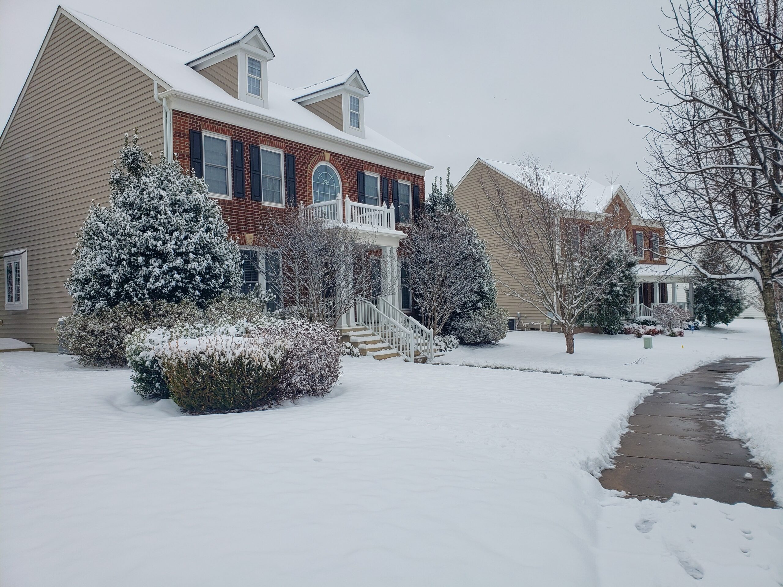 Dealing with Cold Weather? Here’s Why Attic Insulation is Your Home’s Best Friend blog header imaqe